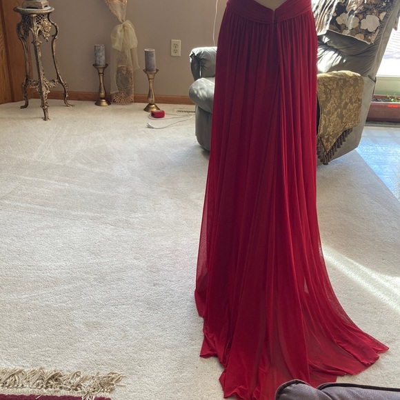 NWT La Femme Deep Red Long Dress Sz 0 Open Back Prom, Date Evening Gown Train - Picture 8 of 16